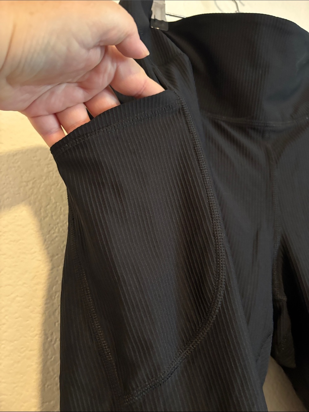 Old Navy Black Ribbed High-Waist Leggings - Picture 2 of 4